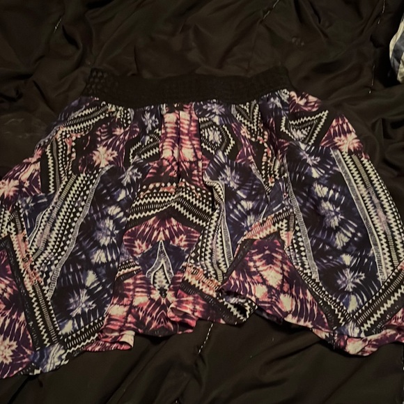 Dynamite XS Patterned Hi-Lo Skirt - Picture 1 of 1